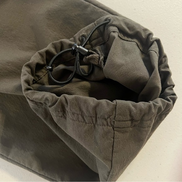 REI Womens Cargo Pants Outdoor Hiking UPF 30+ Bungee Cuffs Green Sz 2 - Picture 8 of 11